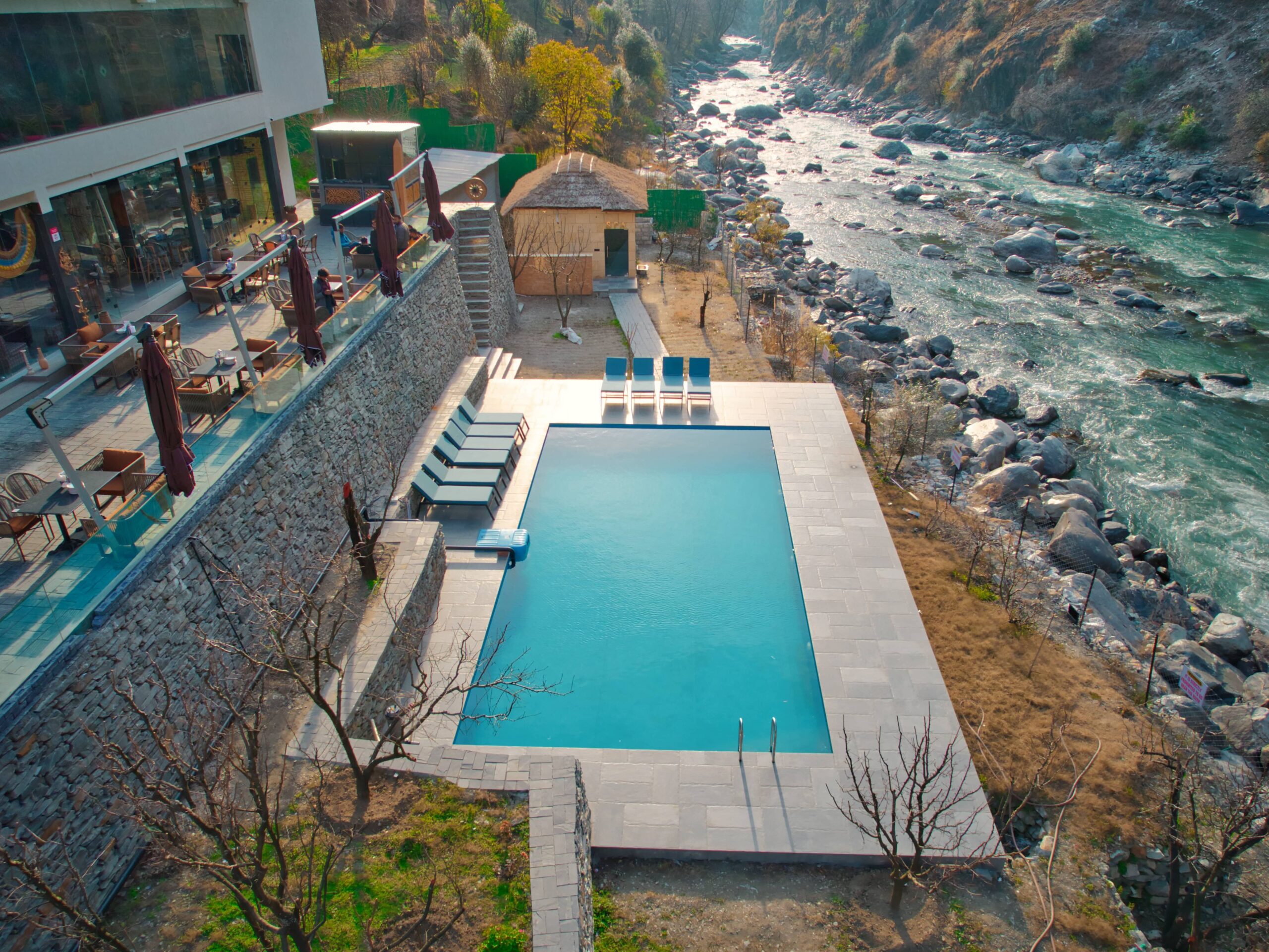 riverside hotel in kasol-min